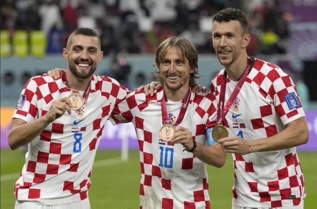 Bộ ba đội tuyển quốc gia Croatia tại World Cup 2022: Mateo Kovacic, Luka Modric và Ivan Perisic