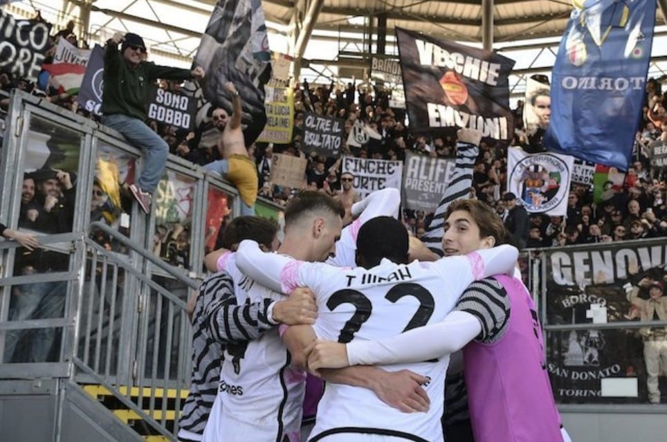 Serie A 2023/2024: Ăn mừng các cầu thủ Juventus trong trận Frosinone vs Juventus tuần 17