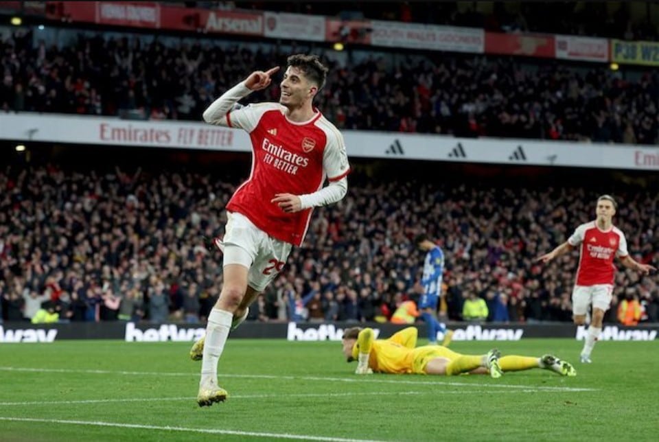 Tiền đạo Kai Havertz của Arsenal ăn mừng sau khi chọc thủng lưới Brighton ở Premier League 2023/2024.